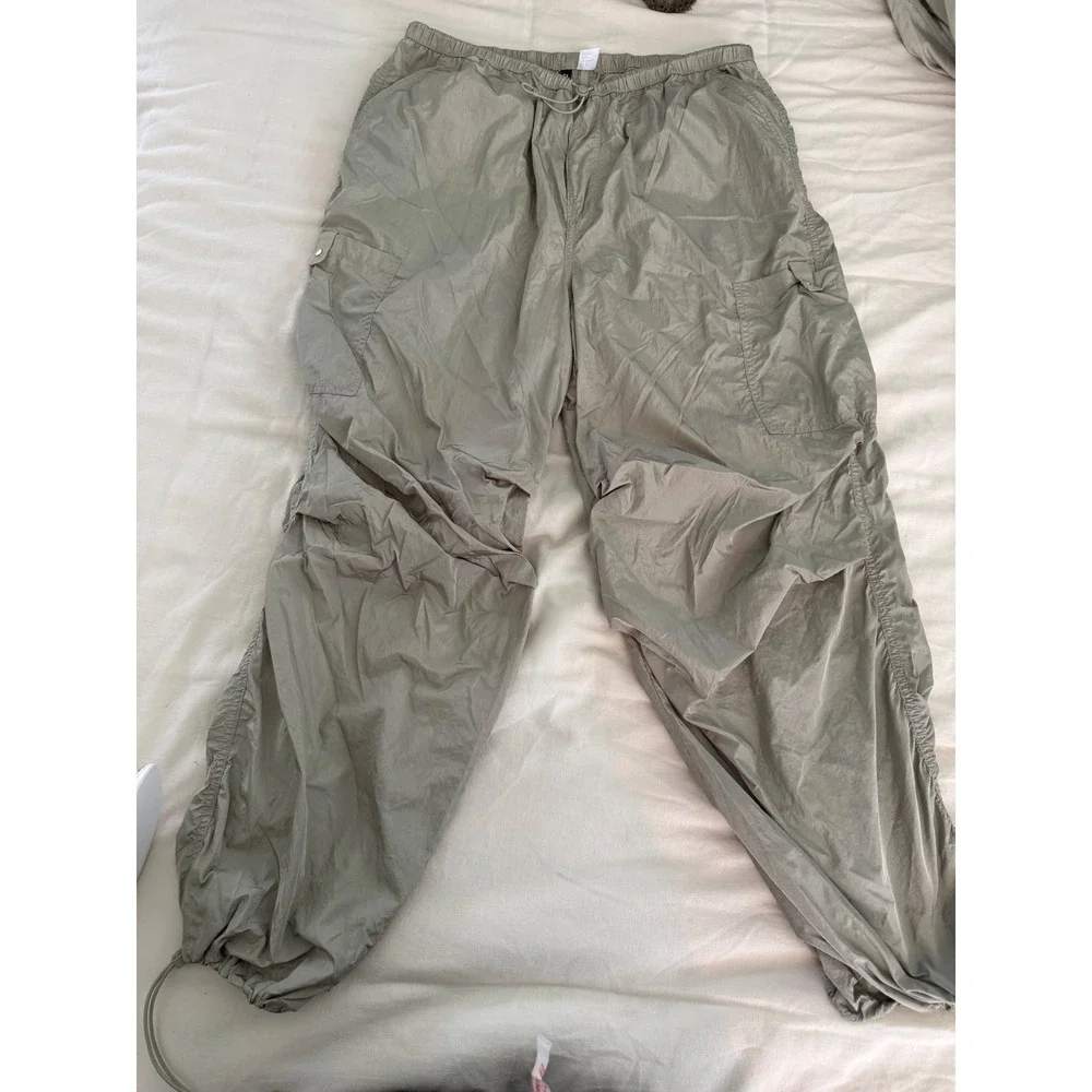 H&M Divided Parachute Cargo Pants M Gray Green Y2K Gorpcore Utility Streetwear